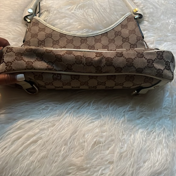 GUCCI GG canvas shoulder bag with cream leather trim - Picture 11 of 12